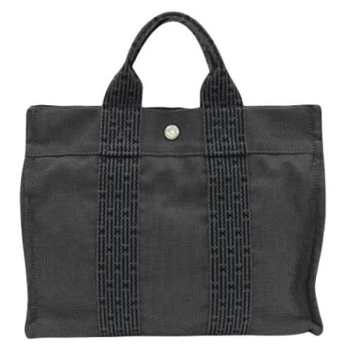 Pre-owned Canvas handbags