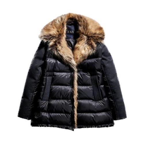 Quiltet Lett Jakke med Faux Fur