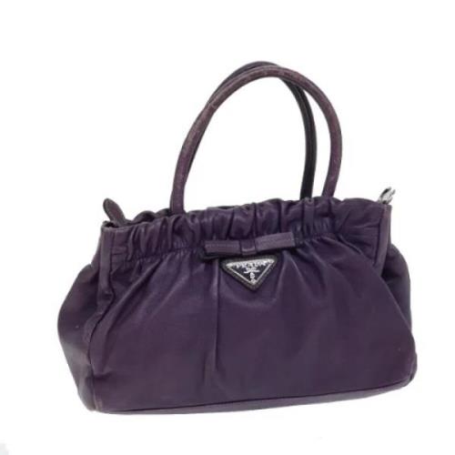 Pre-owned Leather handbags