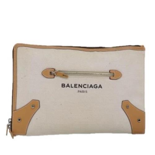 Pre-owned Canvas clutches