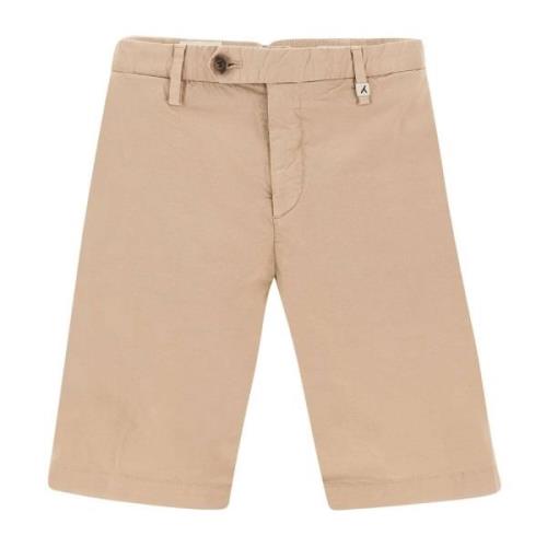 Beige Shorts med en Mytisk Vri