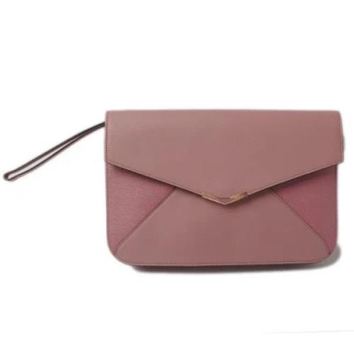 Pre-owned Leather clutches