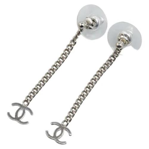 Pre-owned Metal earrings