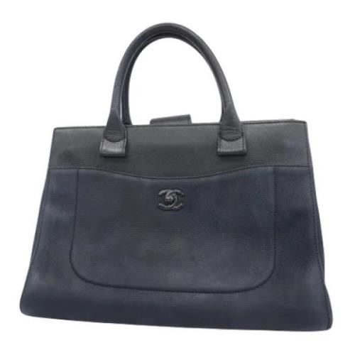 Pre-owned Leather totes