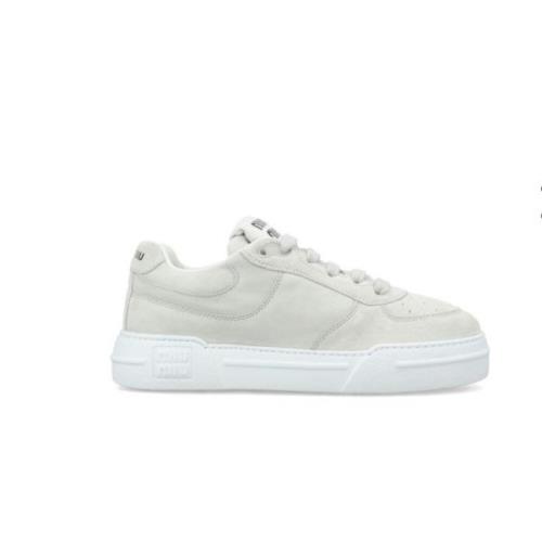 Hvite skinn sneakers med logo print