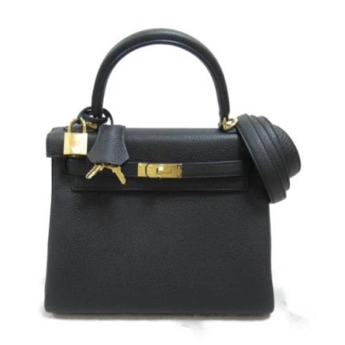 Pre-owned Leather handbags