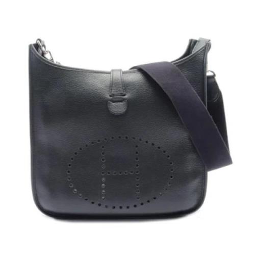 Pre-owned Leather shoulder-bags