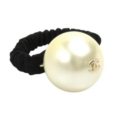 Pre-owned Pearl hair-accessories