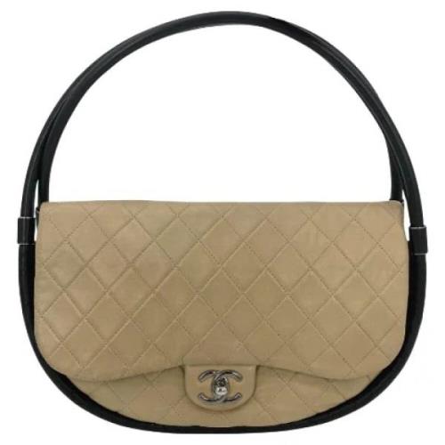 Pre-owned Nylon handbags