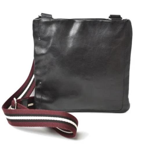 Pre-owned Leather shoulder-bags