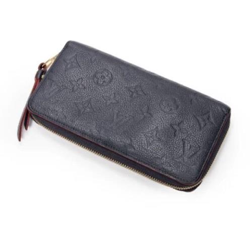 Pre-owned Leather wallets