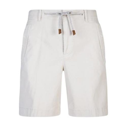 Moderne Bermuda Shorts med Klaffelommer