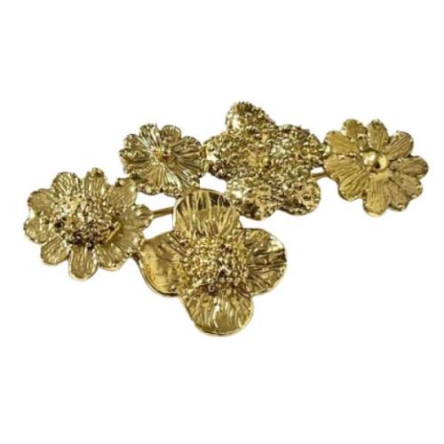 Pre-owned Metal brooches