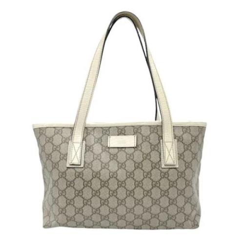 Pre-owned Fabric handbags