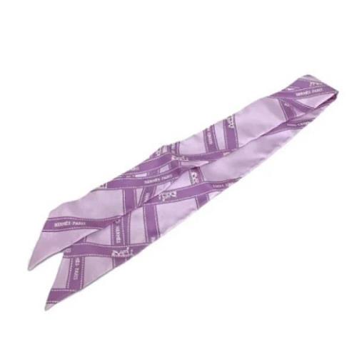 Pre-owned Silk scarves