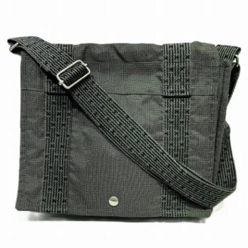 Pre-owned Canvas shoulder-bags