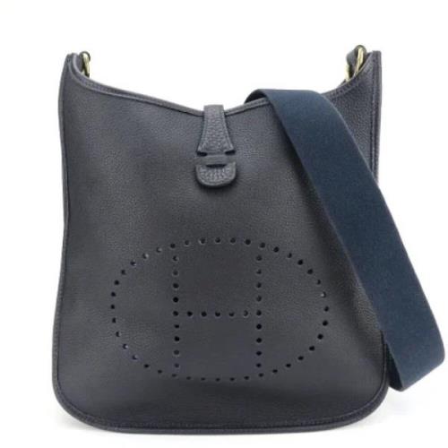 Pre-owned Leather shoulder-bags