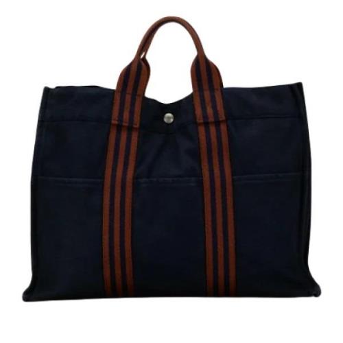 Pre-owned Canvas handbags