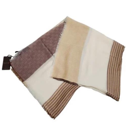 Pre-owned Fabric scarves