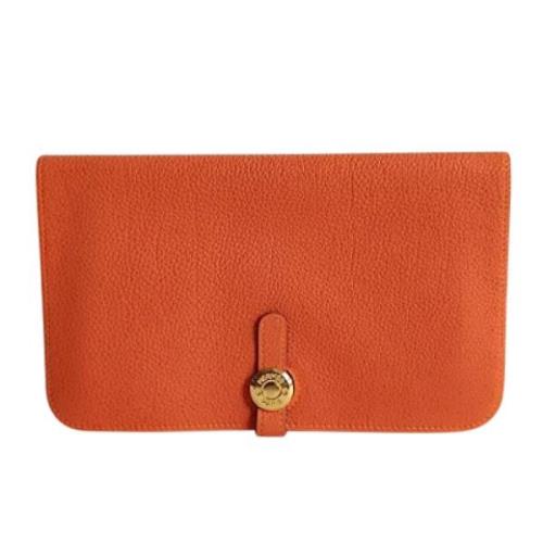 Pre-owned Leather clutches