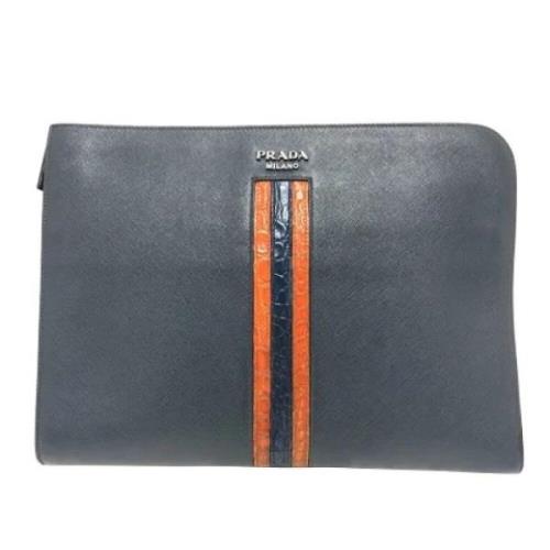 Pre-owned Leather clutches