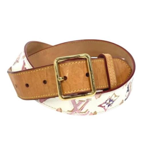 Pre-owned Fabric belts