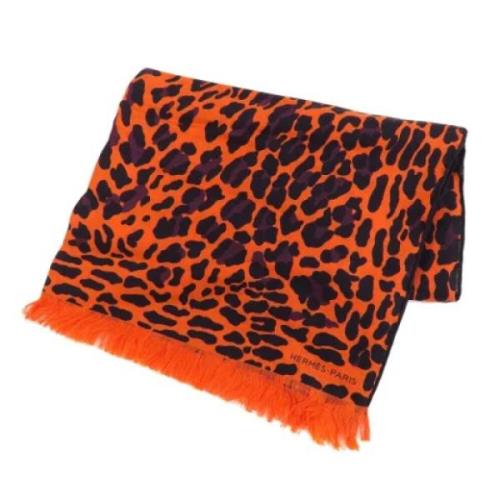 Pre-owned Fabric scarves