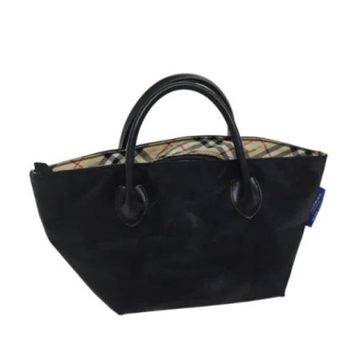 Pre-owned Nylon handbags