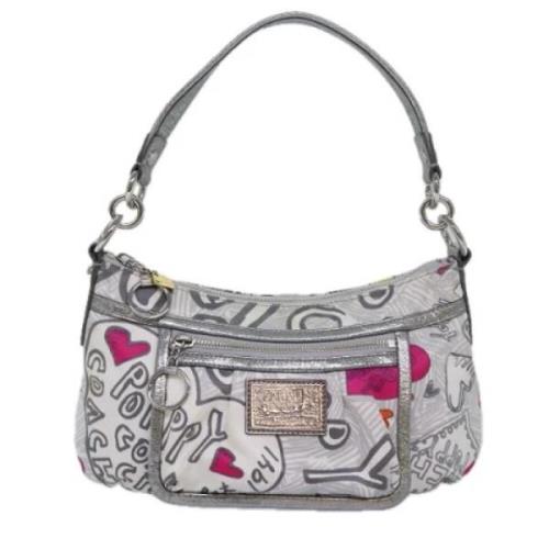 Pre-owned Canvas handbags