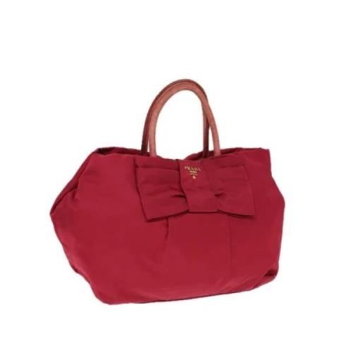 Pre-owned Nylon handbags