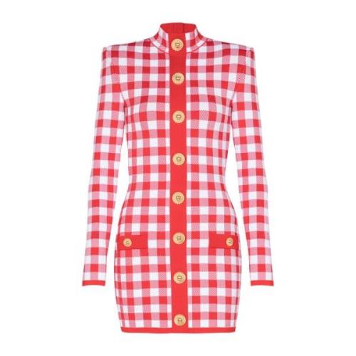 Gingham finstrikket kjole