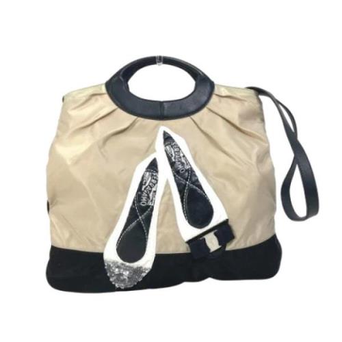 Pre-owned Fabric handbags