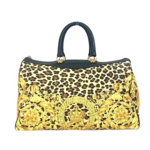 Pre-owned Fabric handbags