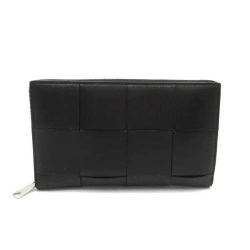 Pre-owned Leather wallets