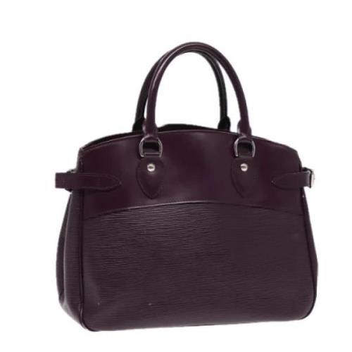 Pre-owned Leather handbags