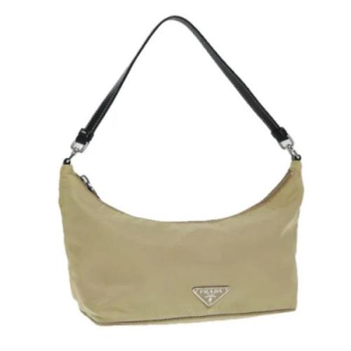 Pre-owned Nylon handbags