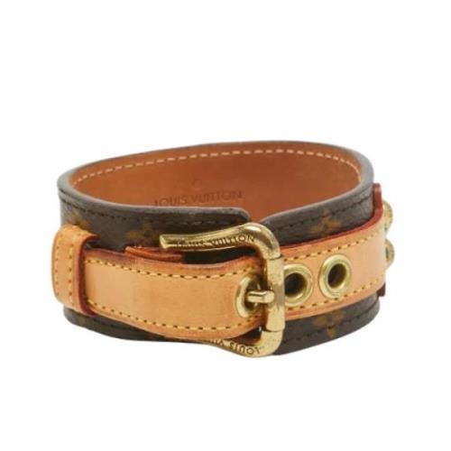 Pre-owned Leather bracelets