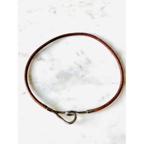 Pre-owned Leather necklaces