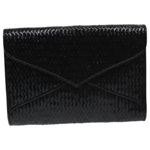 Pre-owned Leather clutches