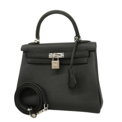 Pre-owned Leather handbags