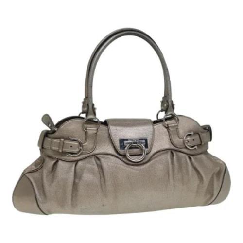 Pre-owned Leather handbags