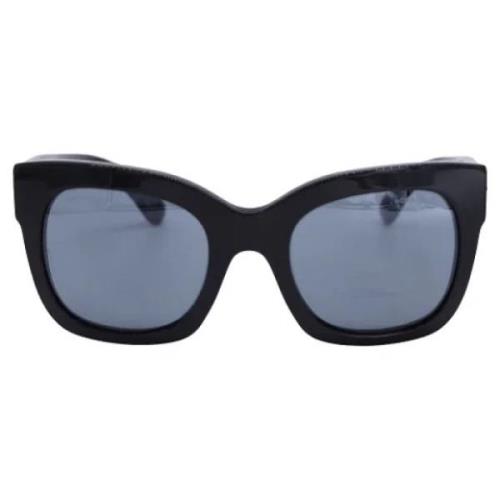 Pre-owned Plastic sunglasses