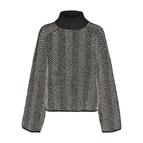 Høyhalset Pullover med Flat Knit Style