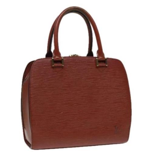 Pre-owned Leather handbags