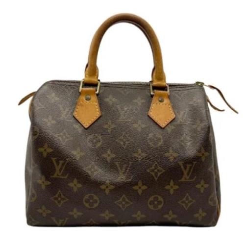 Pre-owned Fabric handbags