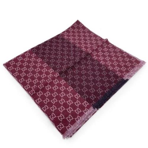 Pre-owned Fabric scarves