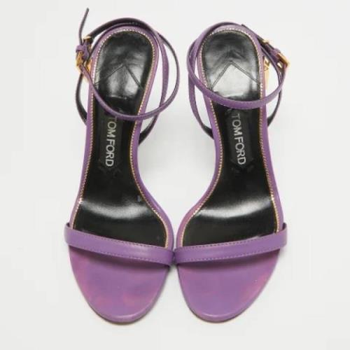 Pre-owned Leather sandals