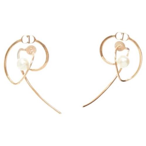 Pre-owned Metal earrings