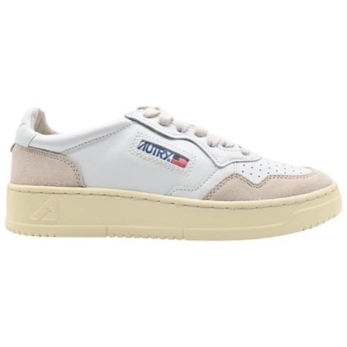 Sneakers i hvitt skinn/suede