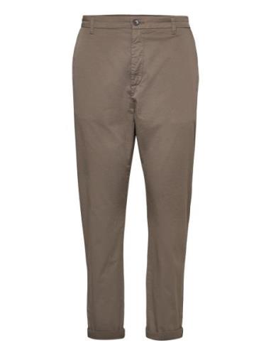 Tapered-Leg Stretch Chinos Brown Hope